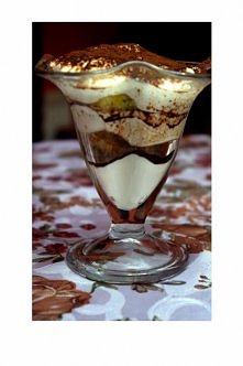 tiramisu z serka wiejskiego, troche mniej kaloryczny :D
