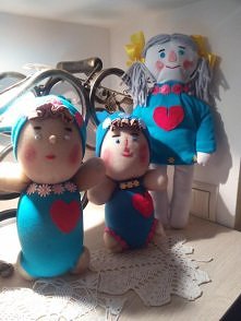 zrobiłam własnoręcznie lalki szmacianki,przytulanki,które kochają wszystkie dzieci,i są bezpieczne i mięciutkie.