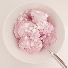 Truskawkowe lody :). Lubicie?