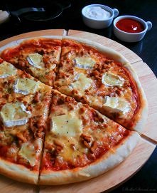 Domowa Pizza z Kurkami i Serem Brie - Przepis - Słodka Strona