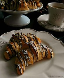 Mini Croissants z Czekoladą i Orzechami - Przepis po kliknięciu w zdjęcie