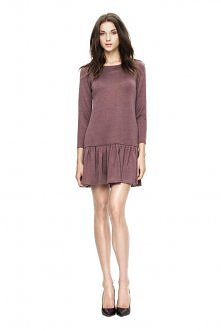 Niezbędnik: basic! Fundamenty kobiecej garderoby. Na czym polega ich fenomen?

FALBANKA ma misję, a nawet dwie. Jedna to podział sylwetki. Druga to dodanie szczypty kobiecości d...