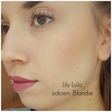 Podkład mineralny Lily Lolo - efekt. pełna recenzja na moim blogu KosmetykoveLove