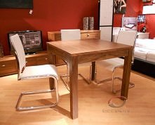 Rozkładany stół jest idealnym dopełnieniem wysmakowanych wnętrz.Cechuje go najwyższa jakość wykonania. świetnie się będzie prezentował w jadalni. Od Eccelent.