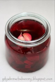 Zakwas buraczany (kiszone buraki)