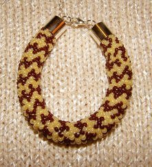 bransoletka z koralików toho