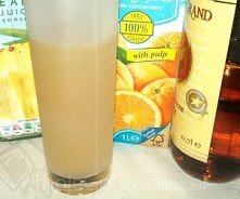 Havana

Czas przygotowania: 5 minut
Ilość porcji: 1
Składniki

    60 ml ciemnego rumu
    50 ml soku ananasowego
    50 ml soku pomarańczowego
    20 ml soku z cytryny

Etapy p...