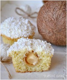 Kokosowe muffinki z Rafaello - ilovebake.pl