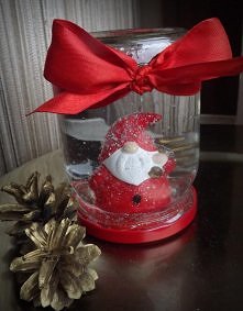 W oczekiwaniu na Mikołaja taka oto nietypowa "kula śnieżna" powstała :)