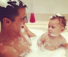 Taki mąż i dzidzia, aj.. <3