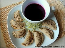 PIECZONE PIEROŻKI Z SOCZEWICĄ