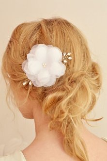 Ozdoba ślubna do włosów - romantyczny kwiatek,

Madame Allure - sklep internetowy ze ślubnymi ozdobami do włosów! Link w komentarzu.

#ślubnaozdoba #kwiatdowłosów