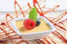 Budyń z kawałkami brzoskwiń