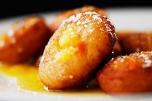 Pączki z ricotty w pomarańczowym sosie