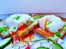 Jajka po benedyktyńsku