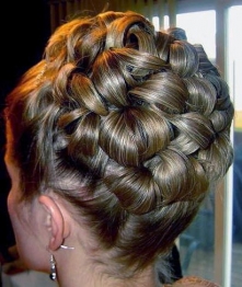 ślicznie upięte włosy