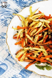 Domowe frytki z pietruszki i marchewki z lubczykiem