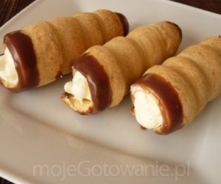 Rurki z bitą śmietaną i serkiem mascarpone

Czas przygotowania: 2 godzin
Czas pieczenia: 2 godzin

Składniki
Ciasto:
500g mąki
250g masła
150g śmietany
2 żółtka
szczypta soli
Kr...