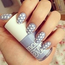 genialne <3 
szary lakier i serduszka :D