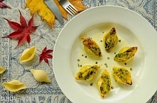 Muszle makaronowe nadziewane dynią na sosie serowym