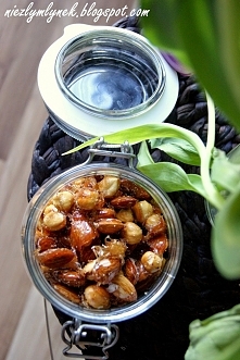 Domowe orzeszki w karmelu. ...