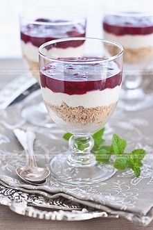 Krem serowo-poziomkowy