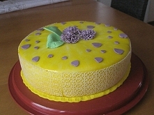 tort z koronką