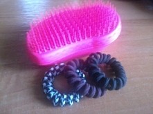 Moje nowe zdobycze szczotka do włosów TANGLE TEEZER i gumki bezuciskowe do włosów.