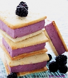 Jeżynowe lodowe kanapki
Skł...