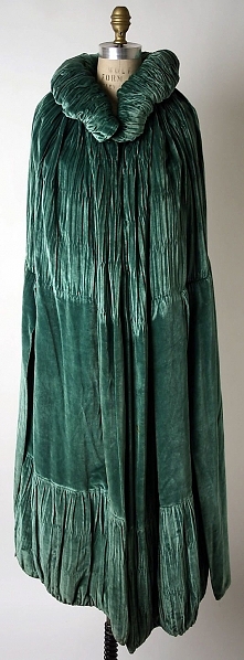 Cape 1925, French, Made of silk