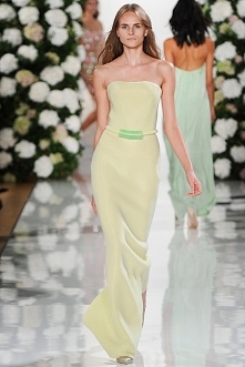 Spring 2015 Ready-to-Wear
Valentin Yudashkin