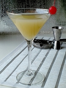 Drink z białego frugo
Składniki:

40 ml wódki cytrusowej (np, Wyborowa Citrus Sqeeze)
100 ml białego Frugo
20 ml soku ananasowego
Przygotowanie:

Składniki wraz z kostkami lodu ...