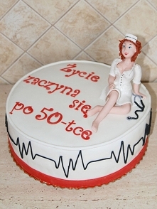 Tort urodzinowy z pielęgniarką