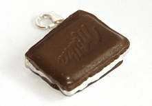 Kostka czekolady, breloczek (modelina, czekolada)