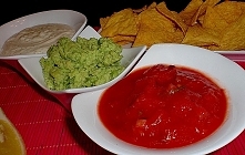 Domowy sos do nachosów - meksykański sos salsa.