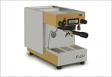 Ekspres ciśnieniowy ES 40 - wysokiej jakości ekspres programowanym panelem idealny do małych barów, sklepów lub biur. Zobacz ofertę na magistersistemacaffe.pl