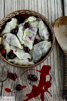 Pierogi z wiśniami