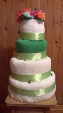 tort z pampersów tył