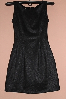 Piękna sukienka, mała czarn...
