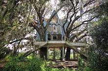 Victorian-style tree house, Florida, USA