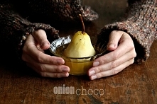 GRUSZKI GOTOWANE W WINIE