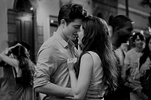 "-Pomyśl, kocham cie bardziej niż wszystkie inne rzeczy na świecie razem wzięte, czy to ci nie wystarcza? 
-Wystarcza. i starczy na wieczność."