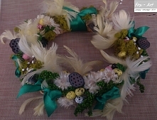 Wianek nieco pierzasty.