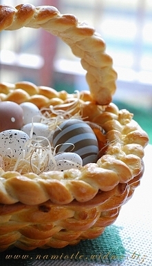 koszyczek z ciasta drożdzowego