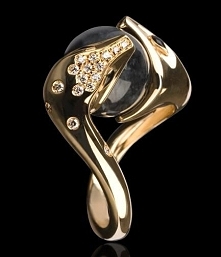 Trouble ring by Boucheron