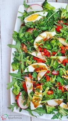Chrupiąca sałatka z rukoli