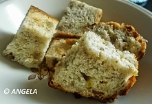 Chlebek bananowo-orzechowy z białą czekoladą -