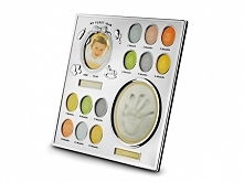 Ramka na zdjęcia i odcisk dłoni Zilverstad First Year
Posrebrzana i lakierowana multiramka na 13 zdjęć i odcisk dłoni dziecka - calvado