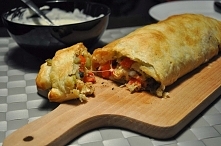 ROLADA Z CIASTA FRANCUSKIEGO Z KURCZAKIEM I WARZYWAMI! przepis -> klik :)