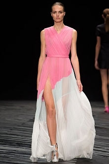 Spring 2015 Ready-to-Wear
J. Mendel